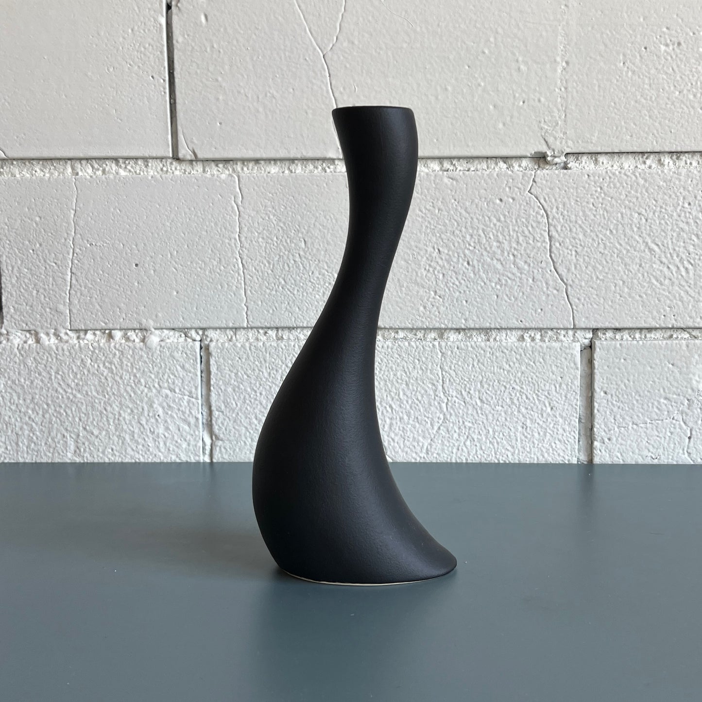 Black Curve Modern Vase