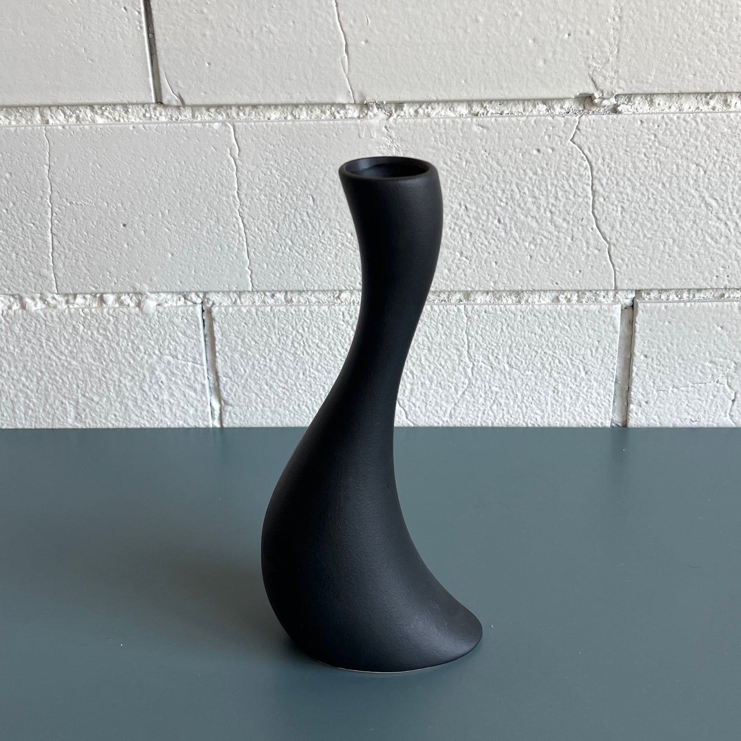 Black Curve Modern Vase