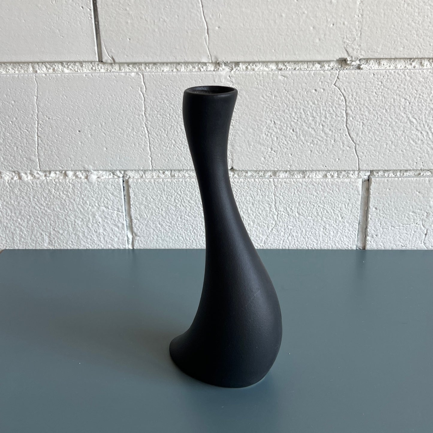 Black Curve Modern Vase